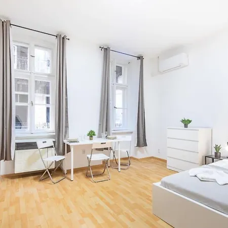 Very Convenient Flat Apartamento Budapest