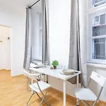 Very Convenient Flat * بودابست