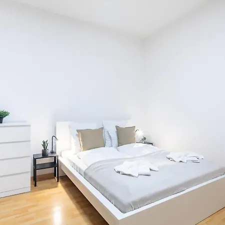 Very Convenient Flat Apartment