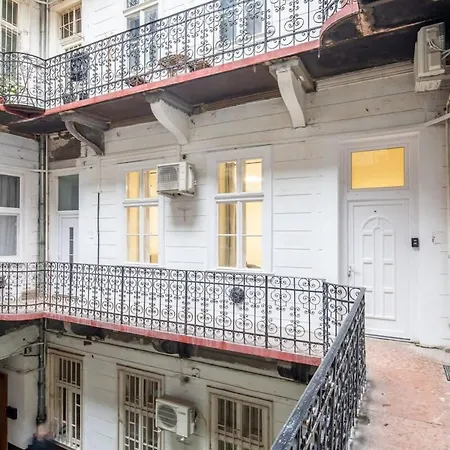 Very Convenient Flat *