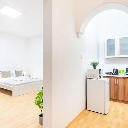 Very Convenient Flat Апартаменты *