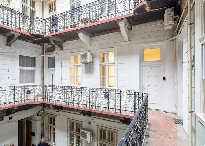 Very Convenient Flat *